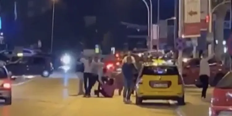 Bursa’da eğlence çıkışı kavga anı kameraya yansıdı