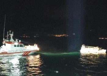 Çanakkale Boğazı’nda tanker ile tekne çarpıştı