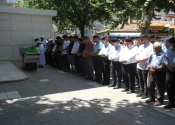 Cinayete kurban giden fırıncı mühendis toprağa verildi