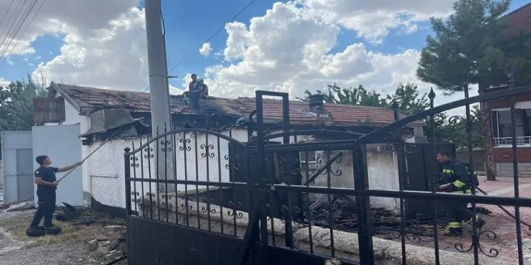 Konya’da tüp patlayan ev kullanılamaz hale geldi