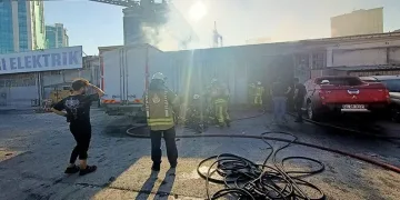 Beylikdüzü’nde sanayi sitesinde korkutan patlama