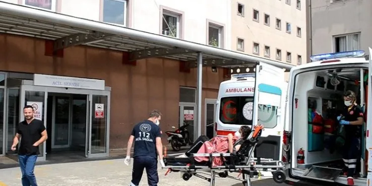 Marmara Denizi’nde 4 genç boğulma tehlikesi geçirdi