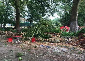 Çanakkale’de dolu yağışı etkili oldu