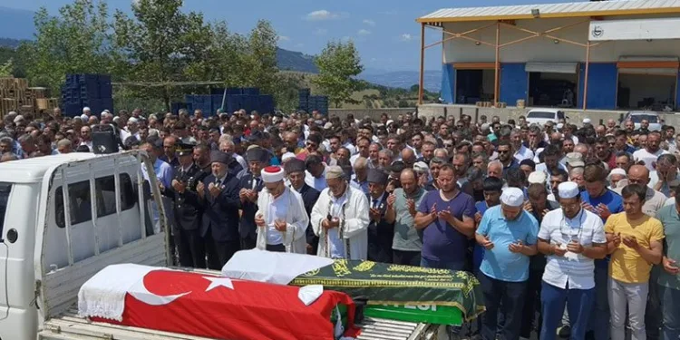 Bursa’da TIR kazasında ölenler defnedildi