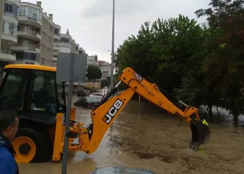 Mudanya’da selin yaraları sarılıyor