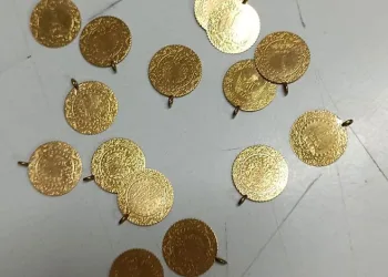 Çöpe atacağı yünlerin içinden servet çıktı