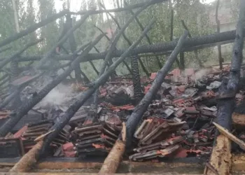 Çorum’da ahır kül oldu