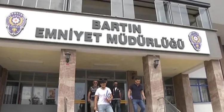 Cinsel içerikli görüntülerle şantaj: 3 tutuklu