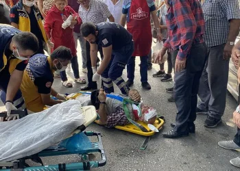 Zonguldak’ta yolcu minibüsü yaşlı adama çarptı