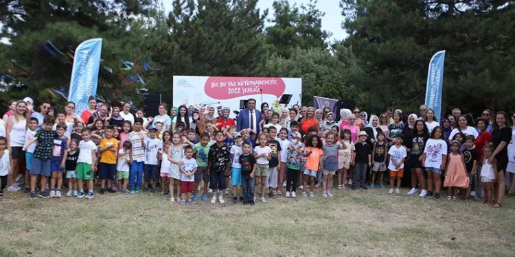 Yazı kütüphanede geçirenler şenlikte buluştu