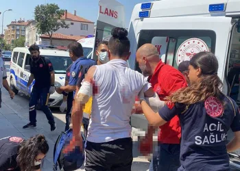 İki arkadaşın bıçaklı kavgası kanlı bitti