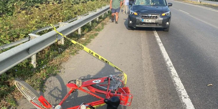 Samsun’da otomobilin çarptığı bisikletli hayatını kaybetti
