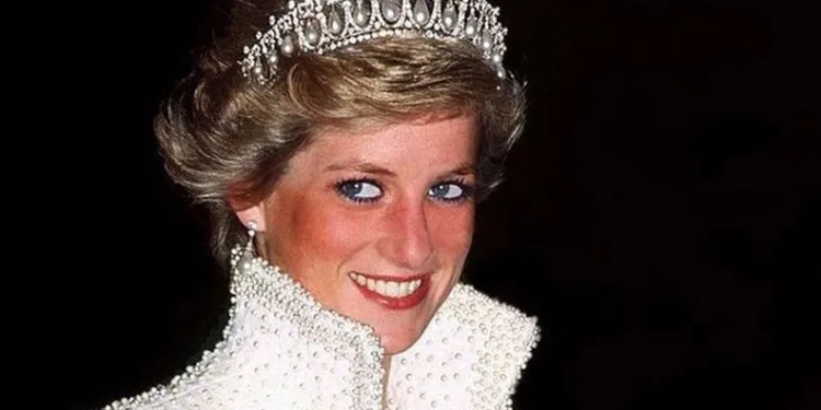 Prenses Diana 25. ölüm yıl dönümünde Paris’te anıldı