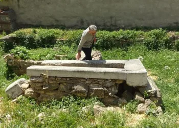 İznik’te Osmanlı mezar kalıntıları gizemini koruyor