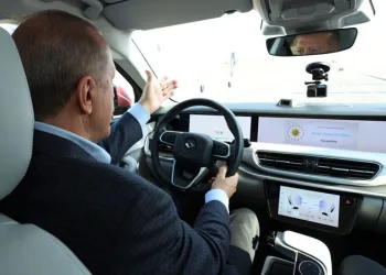 Cumhurbaşkanı Erdoğan Togg’un direksiyonuna geçti