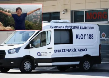 Bilgisayar başında kalbine yenik düştü