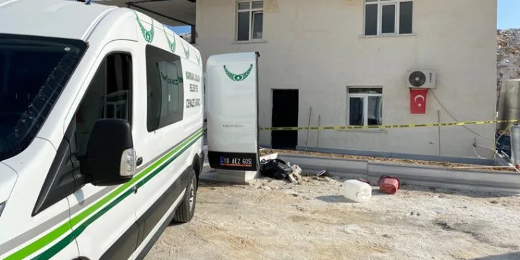 Önce eşini sonra kendini öldürdü