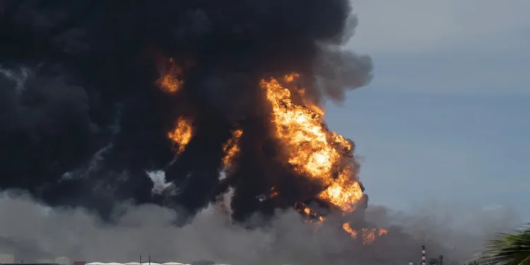Küba’da petrol depolama tesisinde patlama