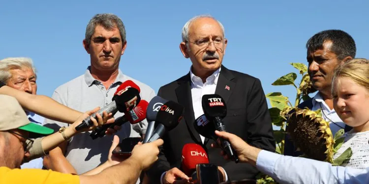 Kılıçdaroğlu, Edirne’de çiftçilerle bir araya geldi