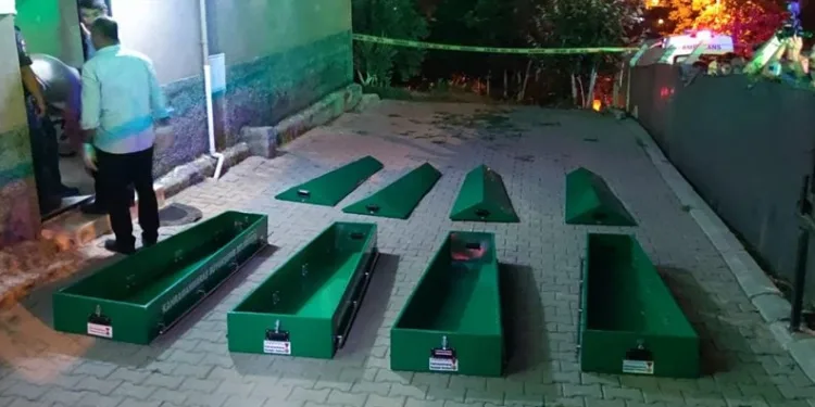 Aile katliamı! 5 kişi yaşamını yitirdi