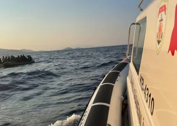Yunanistan’ın ölüme ittiği göçmenler kurtarıldı