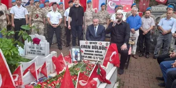Şehit Eren Bülbül ölüm yıl dönümünde mezarı başında anıldı