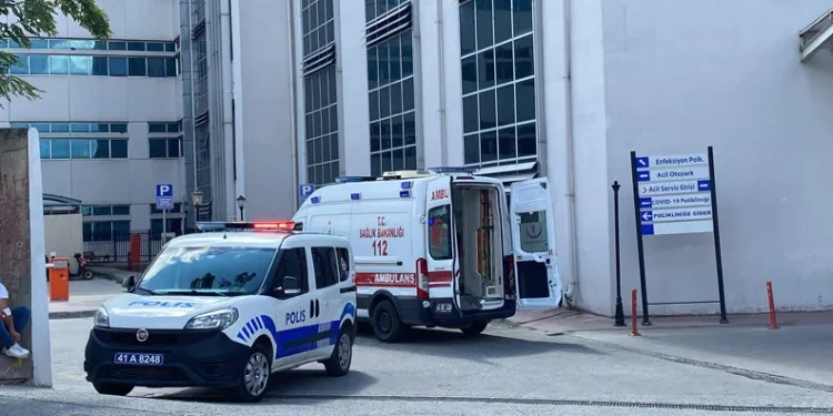 Kocaeli’de tartıştığı komşusunun kafasında bardak kırdı