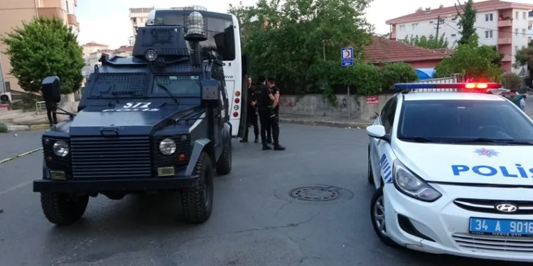 Maltepe’de taciz iddiası silahlı kavgaya dönüştü