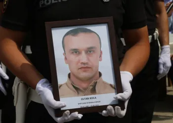 İstanbul’da şehit olan bekçi son yolculuğuna uğurlandı