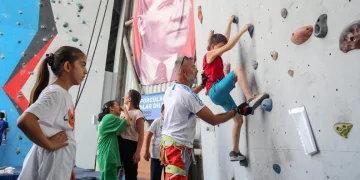 Nilüfer’de çocuklar tırmanış sporuyla tanışıyor
