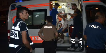 Küfür kavgasında birbirlerini yaraladılar