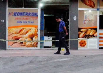 ‘Ekmek yok’ diyen fırıncıyı öldürdü