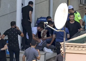 Polisi bıçaklayan zanlı vurularak yakalandı