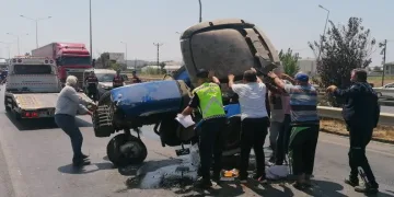 Antalya’da traktörle otomobil çarpıştı