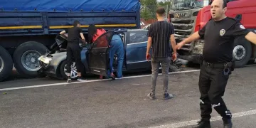 Freni boşalan TIR, zincirleme kazaya neden oldu