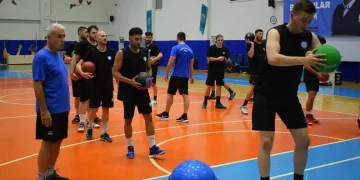 Nilüferli hentbolculardan sezona sıkı hazırlık