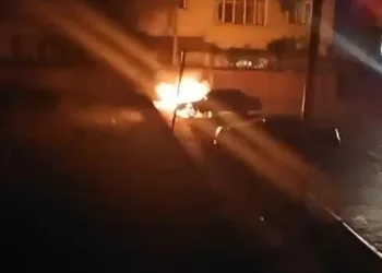 Bursa’da park halindeki otomobilde yangın