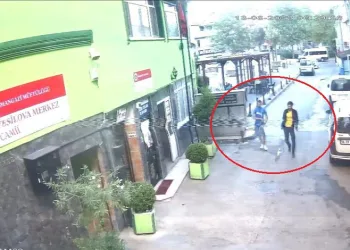 Bursa’da camideki hırsızlık kameraya yansıdı