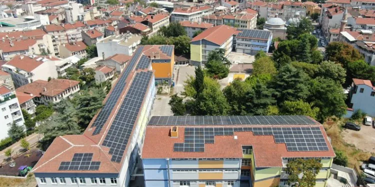 Bursa’daki bu okul kendi enerjisini üretiyor