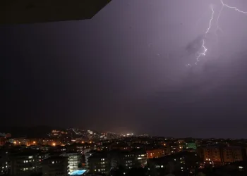Marmara Denizi’nde gece gündüze döndü
