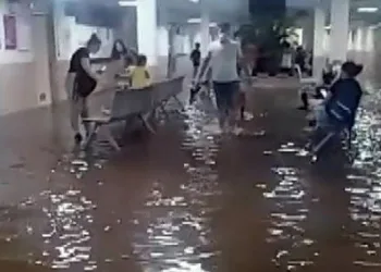 Ege Üniversitesi Hastanesi’ni su bastı