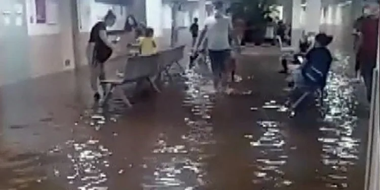 Ege Üniversitesi Hastanesi’ni su bastı