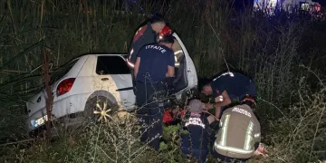 Bursa’da sıkıştığı araçtan yaralı kurtarıldı