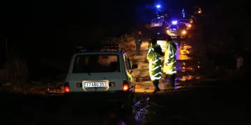 Çanakkale’de sağanak sonrası köy yolunda göçük