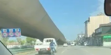 Bursa’da tehlikeli bisiklet yolculuğu
