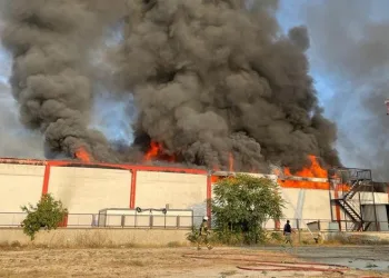 Uşak’ta fabrika yangını! Müdahale sürüyor