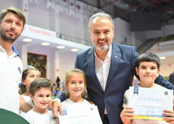 Yaz spor okullarına renkli veda