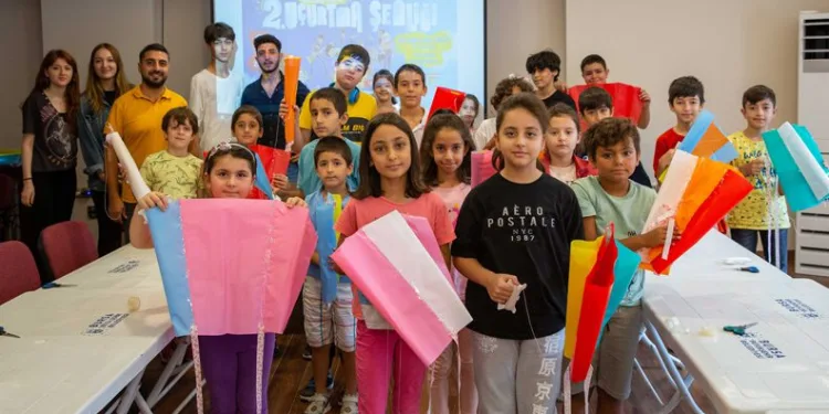 Bursa’da çocuklar uçurtma şenliğine hazırlanıyor
