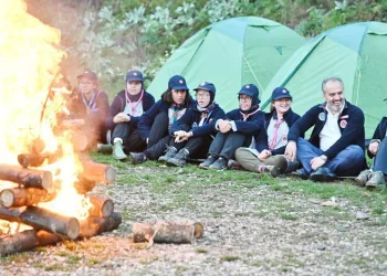 İzcilerin Uludağ eteklerinde kamp keyfi
