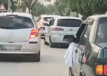 Bursa’da düğün konvoyu araçlara yol vermedi